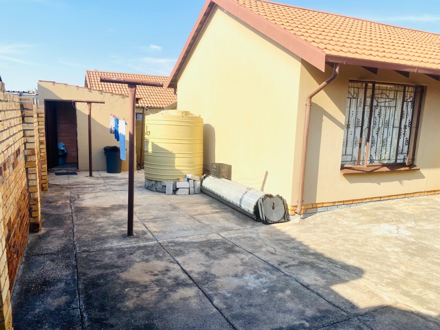 3 Bedroom Property for Sale in Geelhoutpark North West